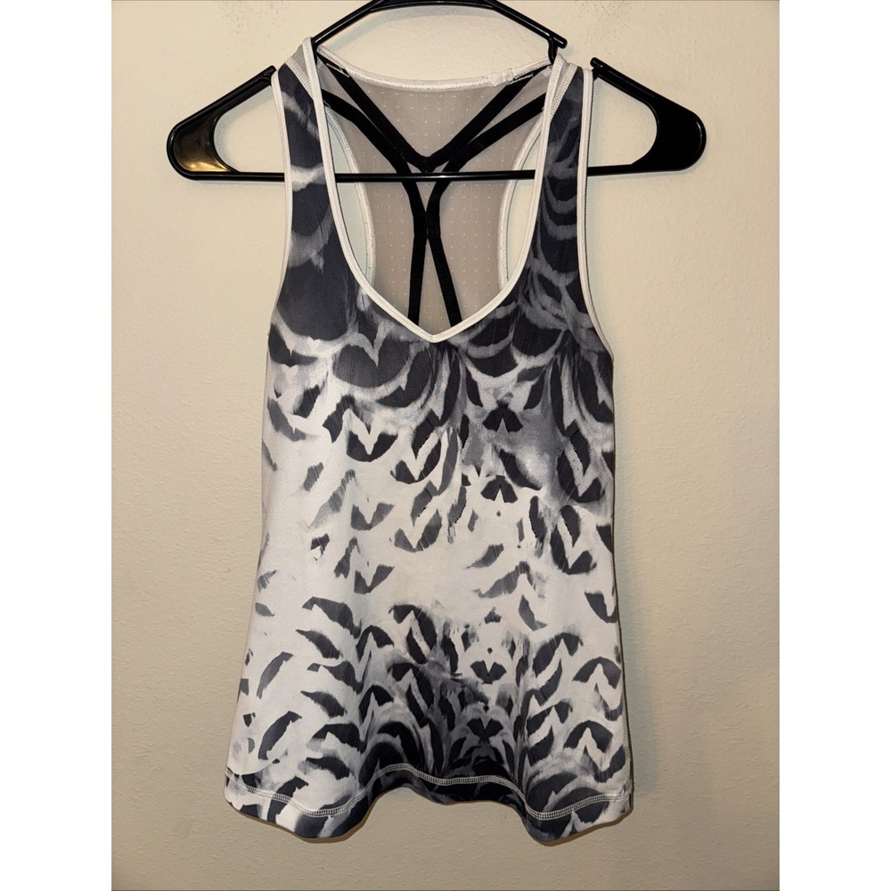 Lululemon Womens Dance To Yoga‎ Tank Pretty Plume Angel Wing Black White Medium